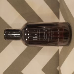 HēLi massage oil - Fractionated Coconut